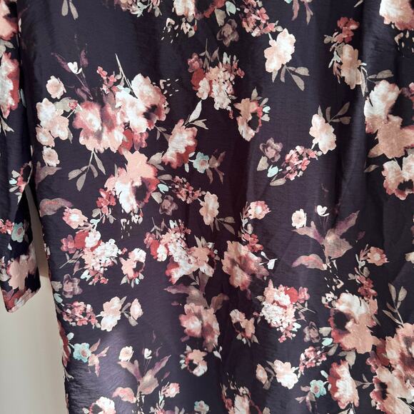 J. Jill Floral Tunic Blouse Black Pink V-Neck Side Slit Pullover 3/4 Sleeve Sz L - Picture 2 of 6